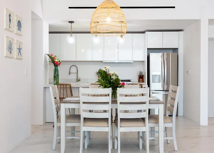 Luxury 2br Walk To Marina And Medano * Cabo San Lucas