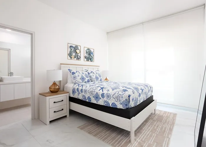 Luxury 2br Walk To Marina And Medano Apartment