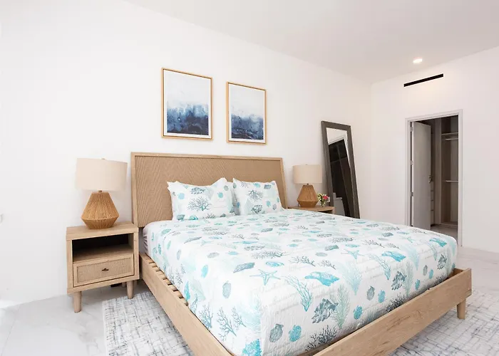 Luxury 2br Walk To Marina And Medano Apartment *