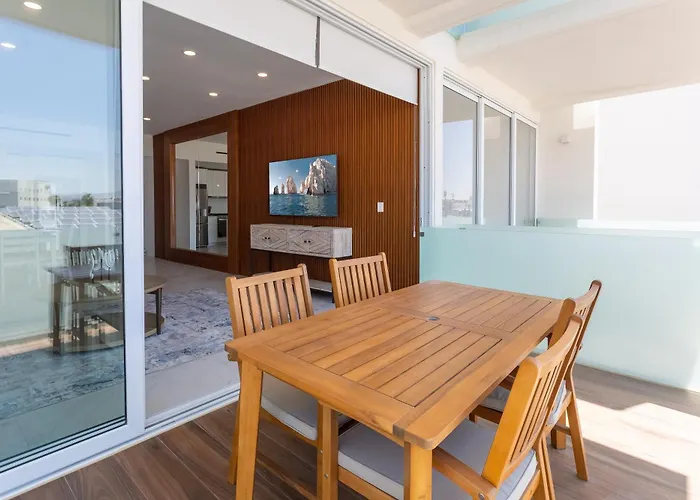 Luxury 2br Walk To Marina And Medano
